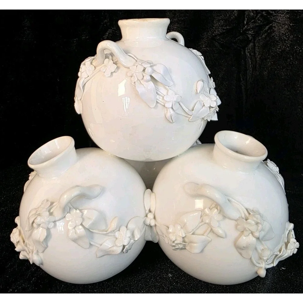 1877 Antique Royal Worcester‎ Aesthetic Movement Four Well Globe Bud Vase White